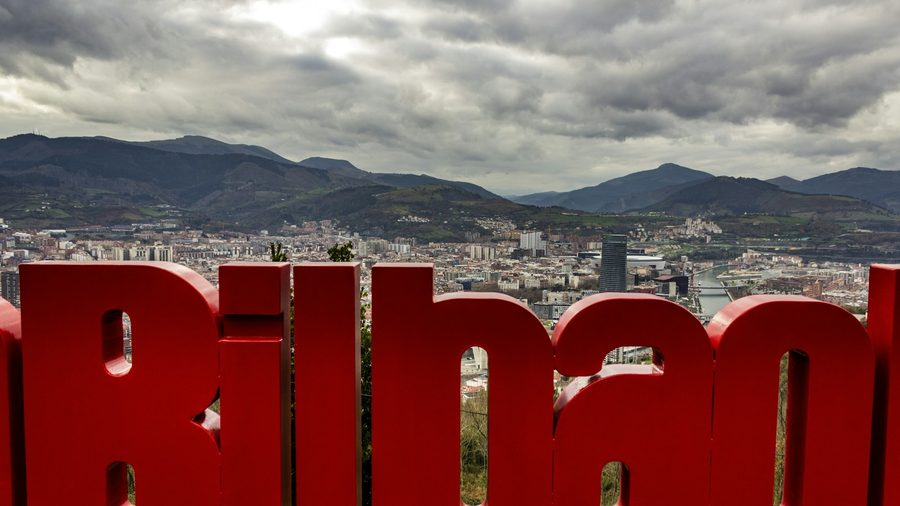 万博体育 APP — 行业资质清单示意配图